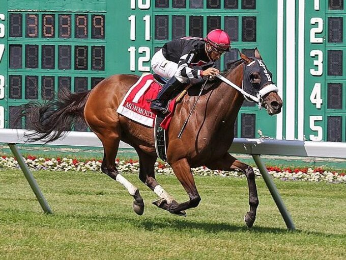 Valedictorian soars to victory in the 2019 Eatontown S. (G3) - Ryan Denver/Equi-photo