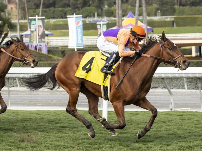 Teena Ella breaks her maiden on Feb. 12, 2023 at Santa Anita Park - Benoit photo