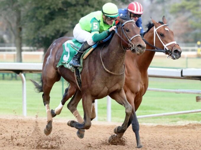 2yo filly Ice Cold surges past Denim and Pearls to win the 2023 Year's End S. at Oaklawn | Coady photo