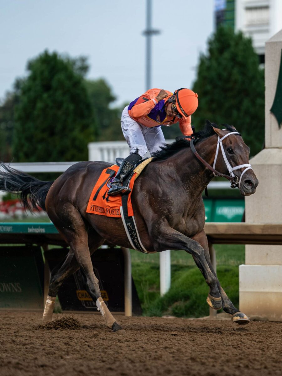 Kingsbarns wins the 2024 Stephen Foster S. (G1) at Churchill Downs | Nicole Finch photo